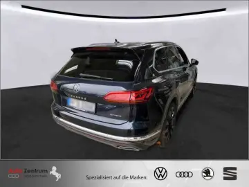 VW Touareg 3.0 V6 e-Hybrid Eleg    AZN-Förderung