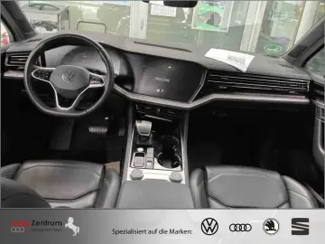 VW Touareg 3.0 V6 e-Hybrid Eleg    AZN-Förderung