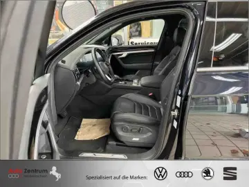 VW Touareg 3.0 V6 e-Hybrid Eleg    AZN-Förderung