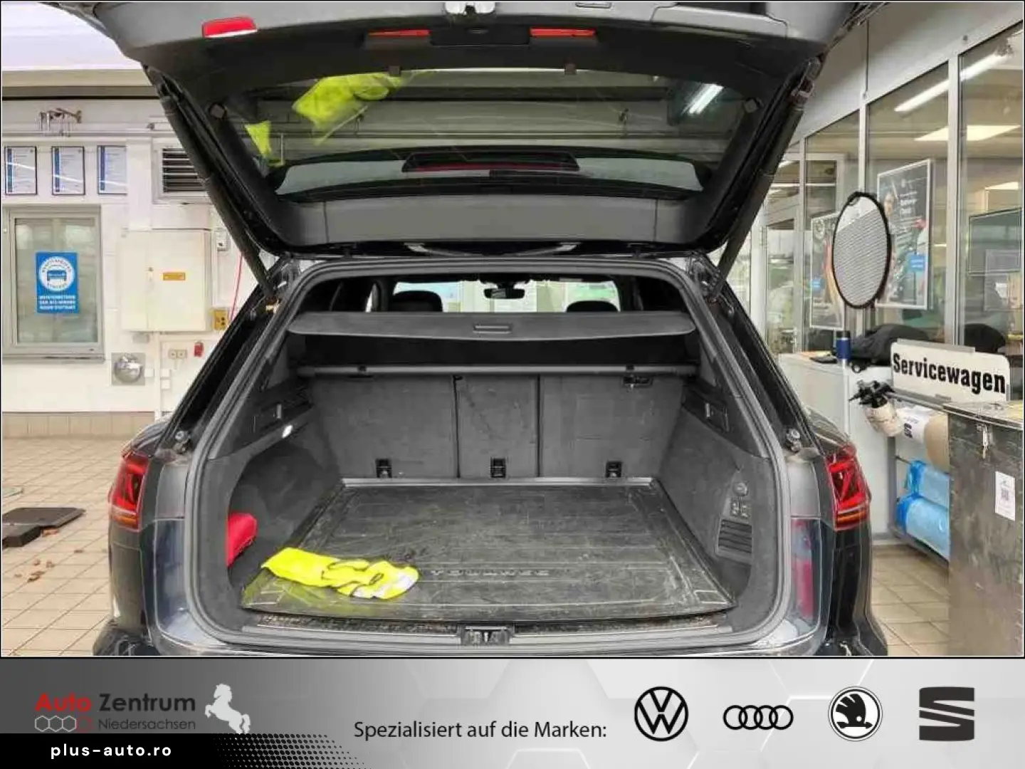 VW Touareg 3.0 V6 e-Hybrid Eleg    AZN-Förderung