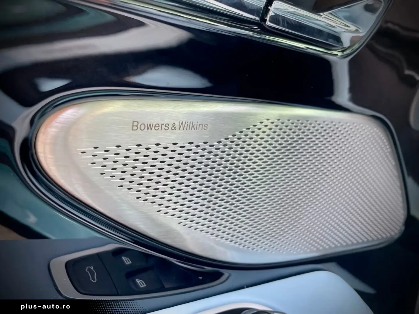 Aston Martin DB12 4.0 V8 Volante