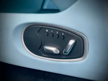 Aston Martin DB12 4.0 V8 Volante