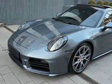 PORSCHE 992Carrera T