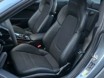 PORSCHE 992Carrera T