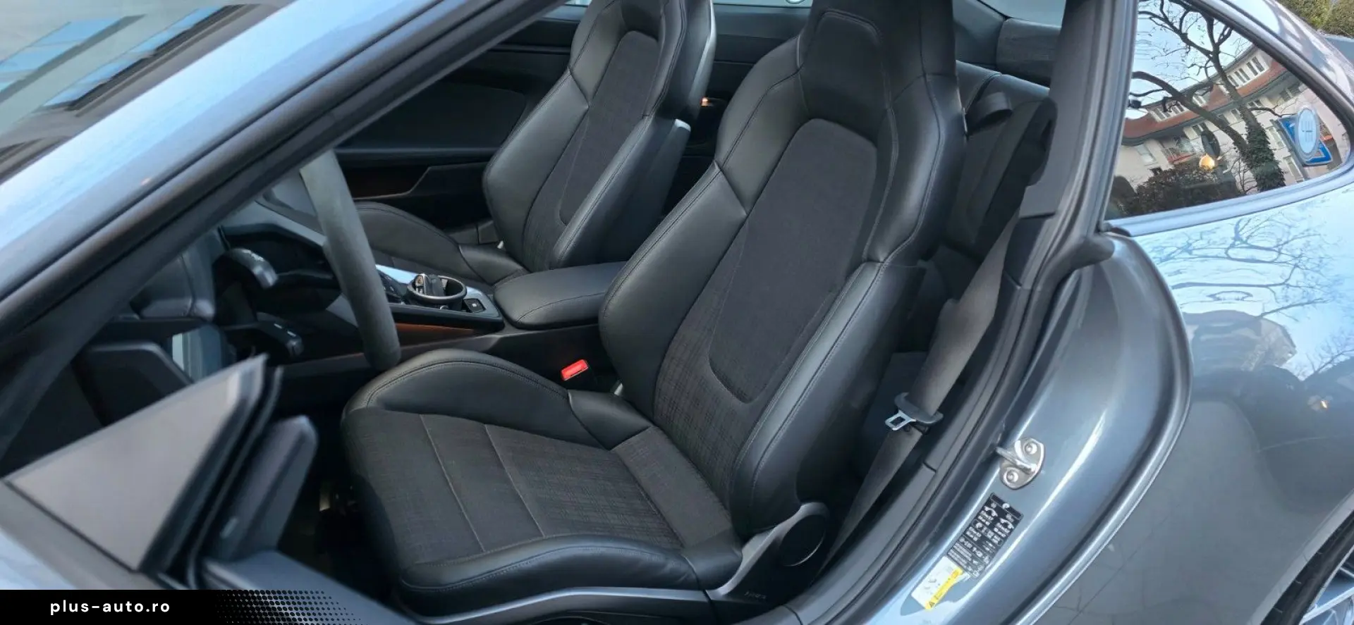 PORSCHE 992Carrera T