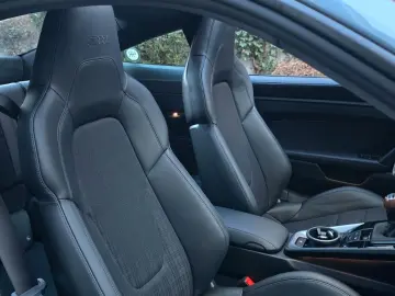 PORSCHE 992Carrera T