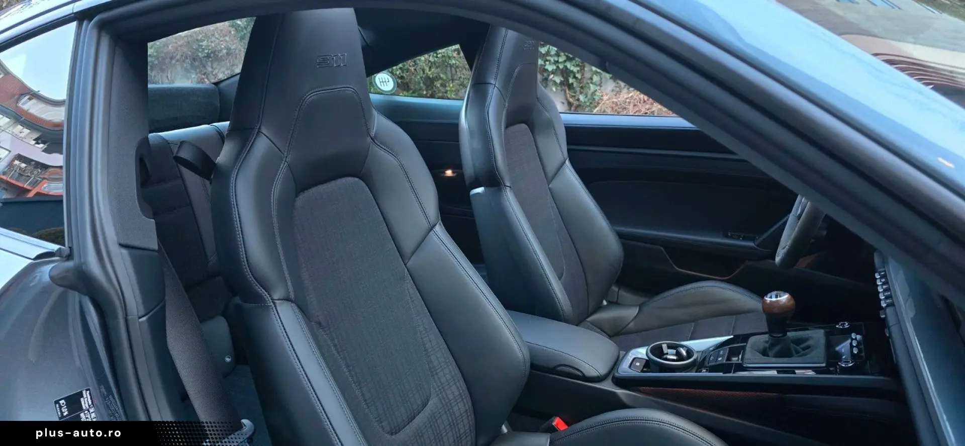 PORSCHE 992Carrera T