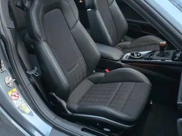 PORSCHE 992Carrera T