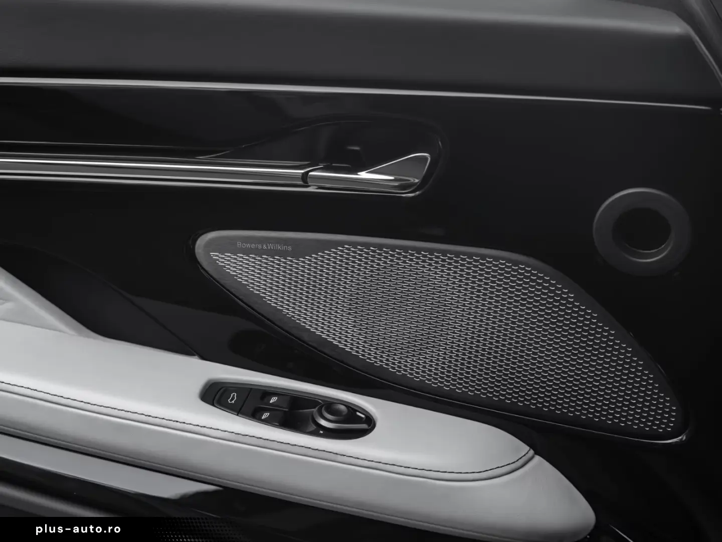 Aston Martin DB12   Panorama   Carbon Ceramic Brakes