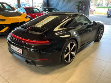 PORSCHE 911 992 Carrera