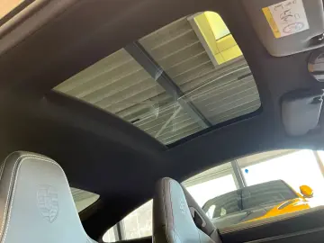 PORSCHE 911 992 Carrera