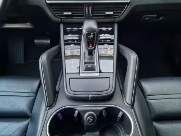 PORSCHE Cayenne Approved Luft Matrix Pano Bose 4RadLenk