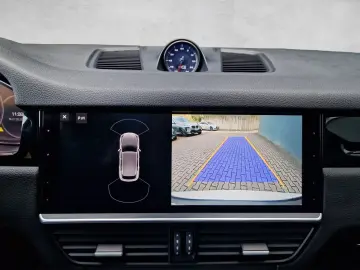 PORSCHE Cayenne Approved Luft Matrix Pano Bose 4RadLenk