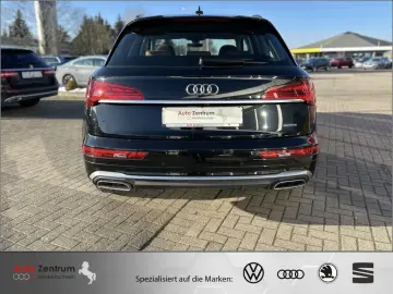 AUDI Q5 TFSIe quat S tron S line    AZN-Förderung