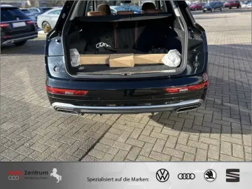 AUDI Q5 TFSIe quat S tron S line    AZN-Förderung