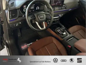 AUDI Q5 TFSIe quat S tron S line    AZN-Förderung