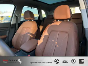 AUDI Q5 TFSIe quat S tron S line    AZN-Förderung