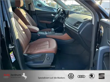 AUDI Q5 TFSIe quat S tron S line    AZN-Förderung
