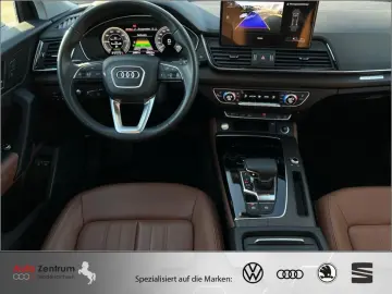 AUDI Q5 TFSIe quat S tron S line    AZN-Förderung