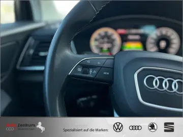 AUDI Q5 TFSIe quat S tron S line    AZN-Förderung