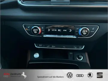 AUDI Q5 TFSIe quat S tron S line    AZN-Förderung