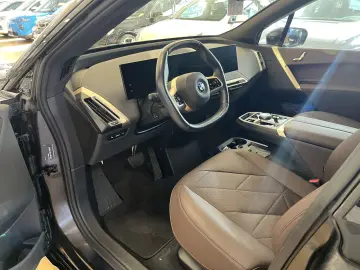 BMW iX 40 xDrive ACC HUD 360 AHK Leder HiFiSound WMP