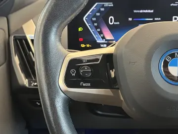 BMW iX 40 xDrive ACC HUD 360 AHK Leder HiFiSound WMP