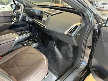 BMW iX 40 xDrive ACC HUD 360 AHK Leder HiFiSound WMP