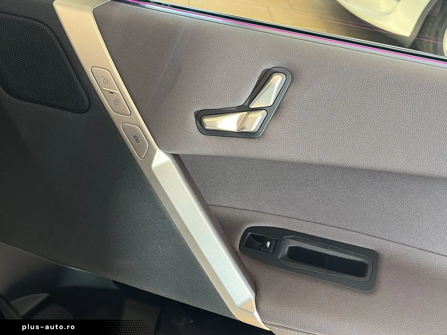 BMW iX 40 xDrive ACC HUD 360 AHK Leder HiFiSound WMP