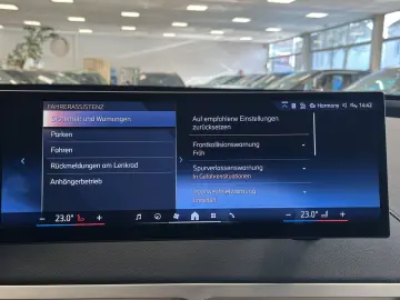 BMW iX 40 xDrive ACC HUD 360 AHK Leder HiFiSound WMP