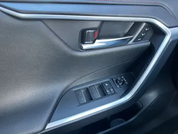 TOYOTA RAV 4 Plug-in-Hybrid Technik- & Style Paket  Pan