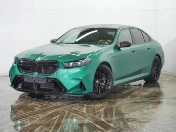 BMW M5 Limousine  Keramik-Bremse  Sitzbelüftung  Bow