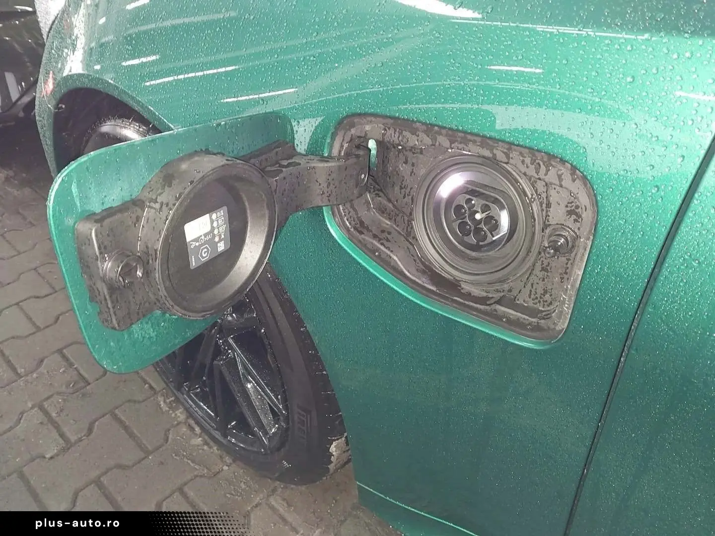 BMW M5 Limousine  Keramik-Bremse  Sitzbelüftung  Bow