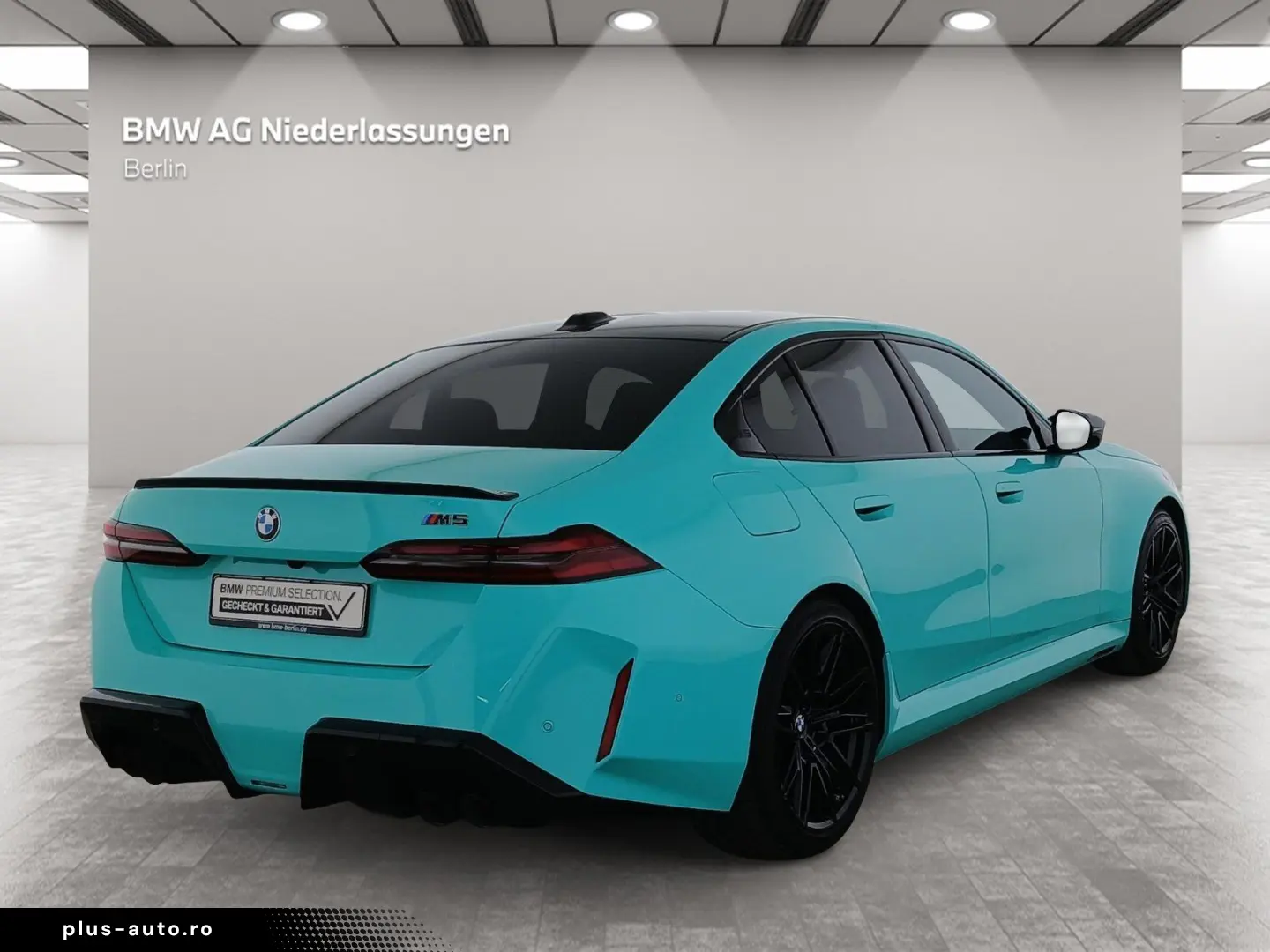 BMW M5 Limousine Carbon INDIVIDUAL. B&W