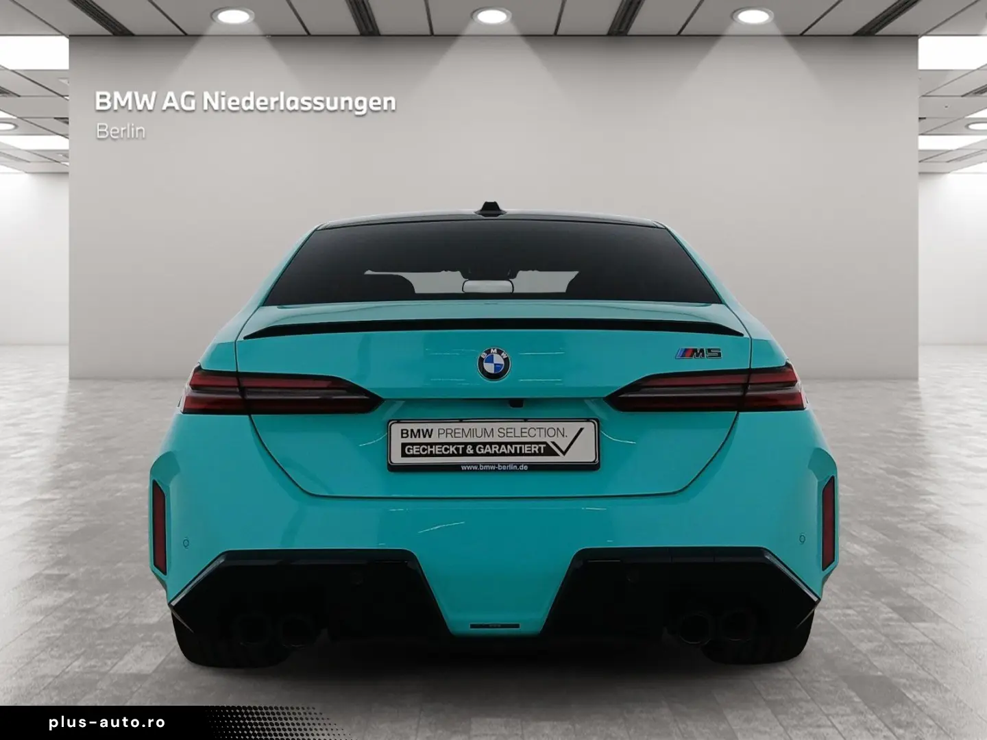 BMW M5 Limousine Carbon INDIVIDUAL. B&W