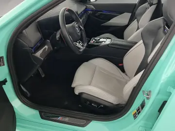 BMW M5 Limousine Carbon INDIVIDUAL. B&W