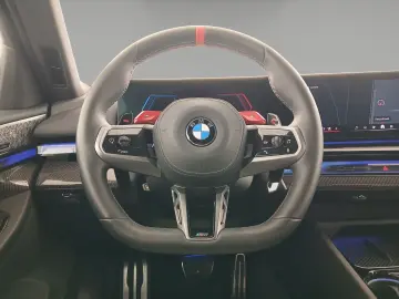 BMW M5 Limousine Carbon INDIVIDUAL. B&W