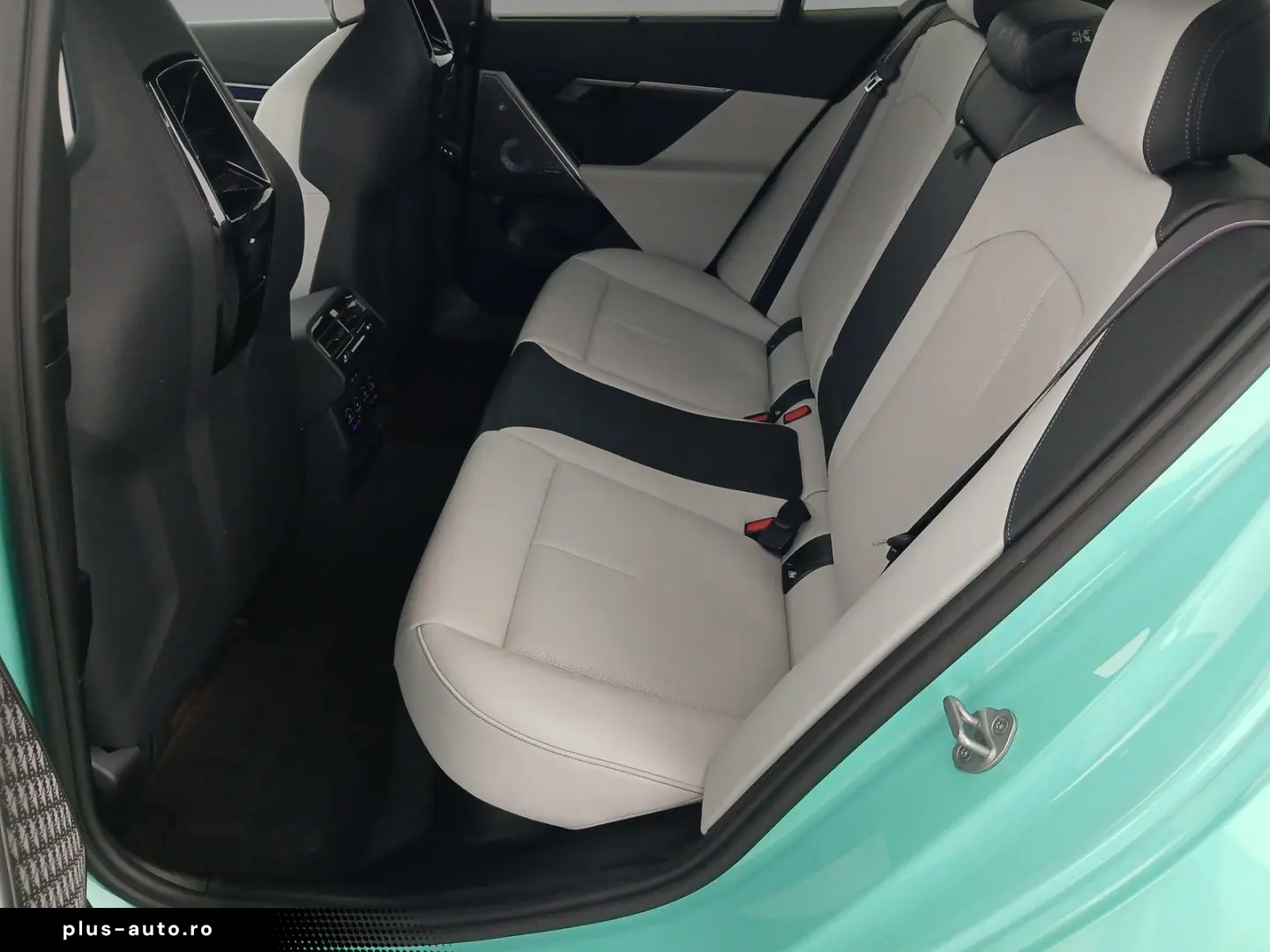 BMW M5 Limousine Carbon INDIVIDUAL. B&W