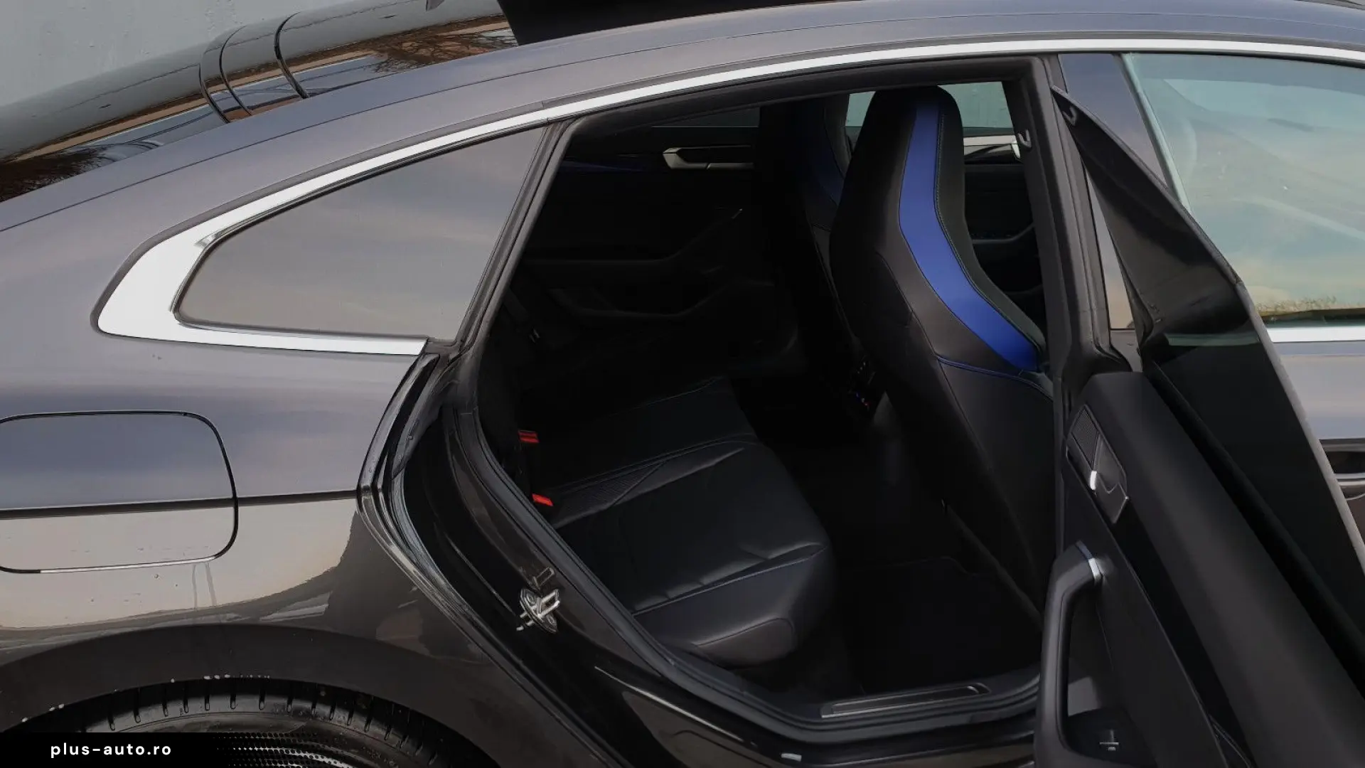 VW Arteon R 4M DSG Pano Leder ACC DCC 360  HUD 20