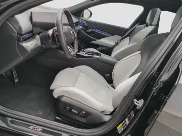 BMW M5 Limousine   Sound sistem PanoDach