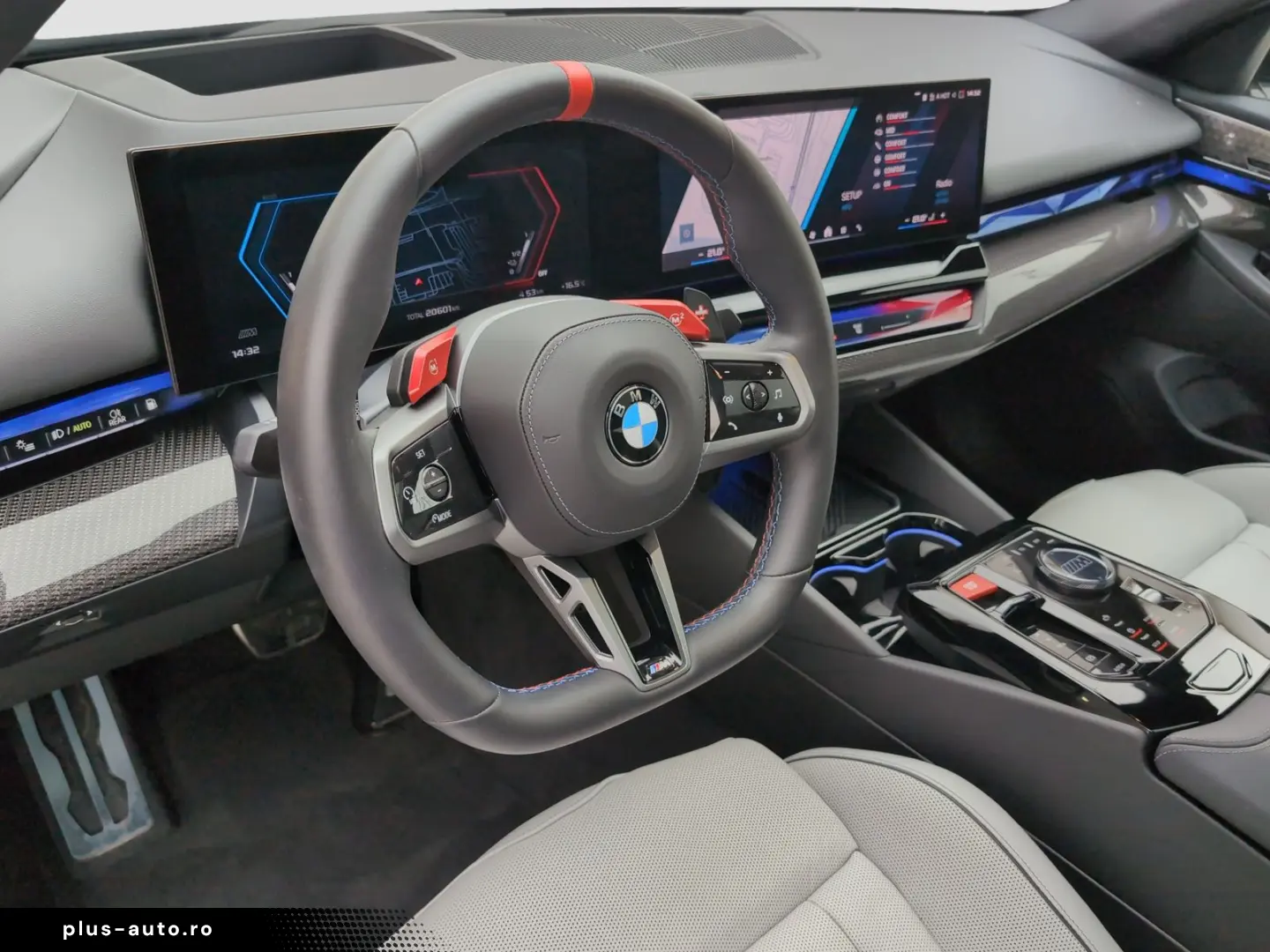 BMW M5 Limousine   Sound sistem PanoDach