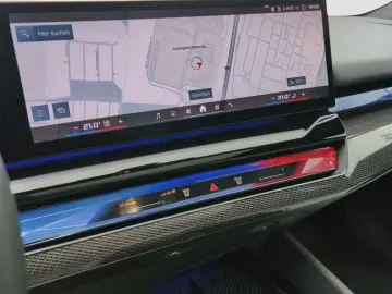 BMW M5 Limousine   Sound sistem PanoDach