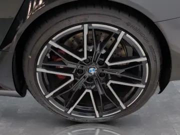 BMW M5 Limousine   Sound sistem PanoDach