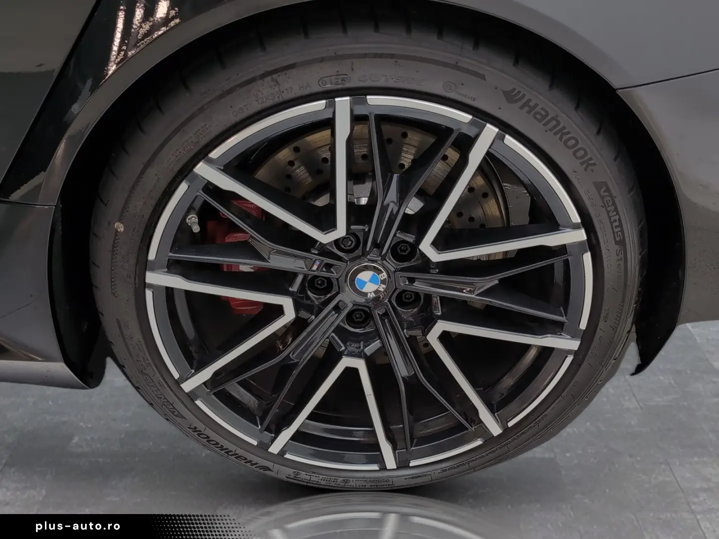 BMW M5 Limousine   Sound sistem PanoDach