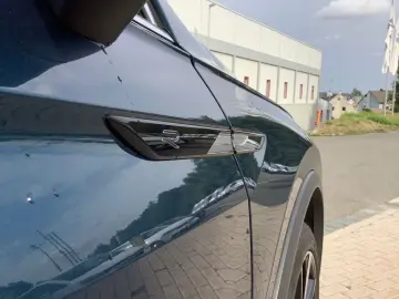 VW Tiguan R-Line DSG 4X4  Matrix  AHK