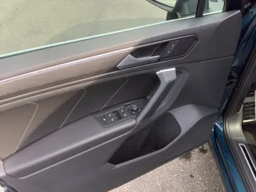 VW Tiguan R-Line DSG 4X4  Matrix  AHK