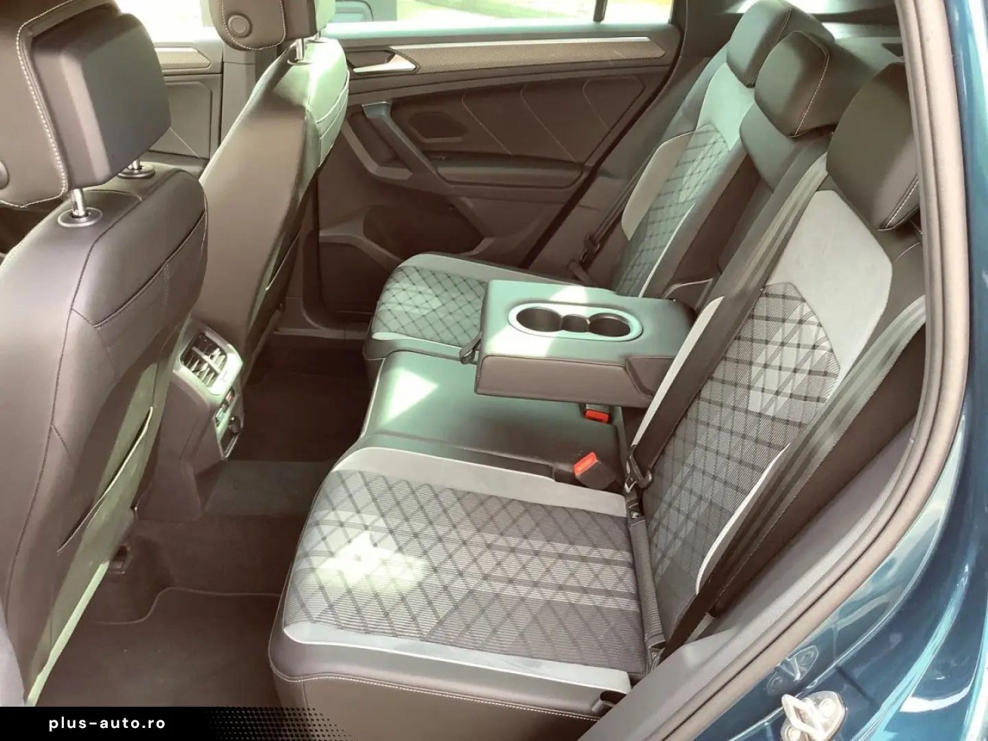 VW Tiguan R-Line DSG 4X4  Matrix  AHK