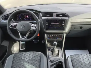 VW Tiguan R-Line DSG 4X4  Matrix  AHK