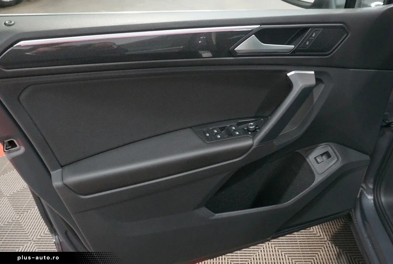 VW Tiguan Elegance 2.0 TDI ACC LHZ DAB MATRIX PANO