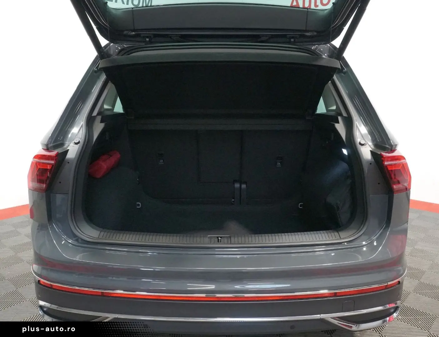 VW Tiguan Elegance 2.0 TDI ACC LHZ DAB MATRIX PANO